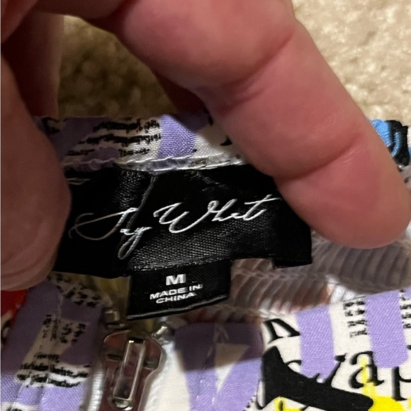 - Super cute crop to/ Size M.         D1 - Picture 5 of 9